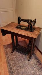 Antieke Singer Naaimachine met Meubel, Antiek en Kunst, Ophalen