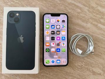 iPhone 13 256 GB midnight blue werkt prima, incl doos lader beschikbaar voor biedingen