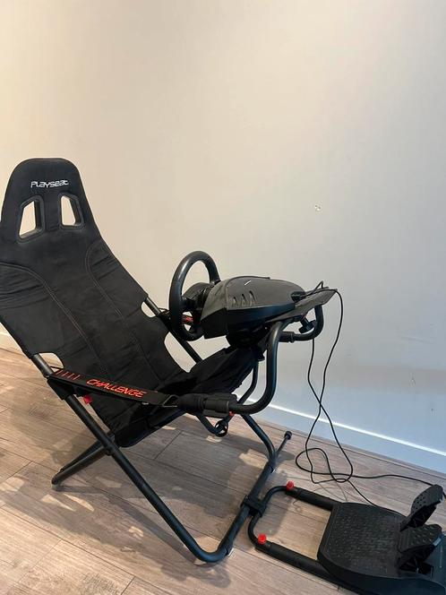Thrustmaster + Playseat, Spelcomputers en Games, Spelcomputers | Xbox | Accessoires, Zo goed als nieuw, Stuurtje of Sportattribuut
