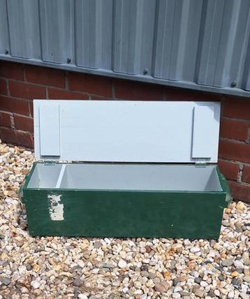 Leuke stevige griendwerkerskist, kist. beschikbaar voor biedingen