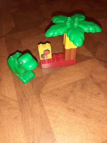 Lego Duplo baby dinosaurus