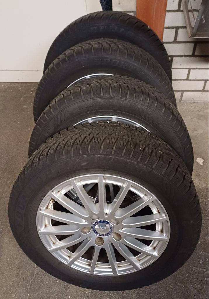 Mercedes C-Klasse Winterbanden met Velgen 205/60R16, Auto-onderdelen, Banden en Velgen, Banden en Velgen, Winterbanden, 16 inch