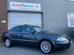 Volkswagen Passat 2.8 V6 Highline 4Motion! Unieke kmstand!, Automaat, Gebruikt, Origineel Nederlands, Bedrijf