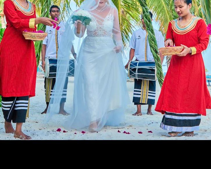 Gedragen Trouwjurk - Wit, Kleding | Dames, Trouwkleding en Trouwaccessoires, Gedragen, Trouwjurk, Wit, Ophalen of Verzenden