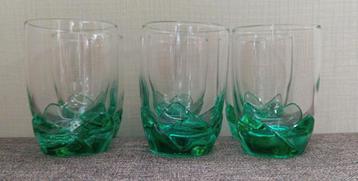 6 Bormioli Rocco Bouquet Emerald green likeurglaasjes. beschikbaar voor biedingen