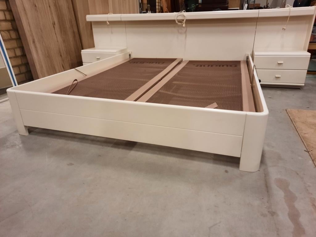 Wit 2 persoons Auping bed 160x200 met 2 nachtkastjes, Huis en Inrichting, Slaapkamer | Bedden, Gebruikt, Tweepersoons, 160 cm