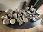 Heel veel servies KAKELBONT BY YVON JASPERS, Ophalen of Verzenden, Zo goed als nieuw, Overige stijlen, Kop(pen) en/of Schotel(s)