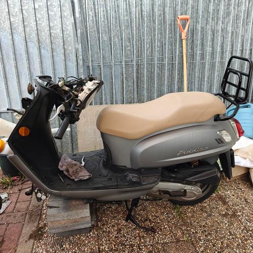 Sym Fiddle 2 kappen en frame met kenteken. (Geel), Fietsen en Brommers, Scooters | SYM, Gebruikt, Fiddle, Maximaal 45 km/u, Benzine