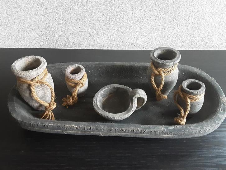 Aardewerk Plateau met Vaasjes, Huis en Inrichting, Woonaccessoires | Schalen en Manden, Rond, Steen of Aardewerk, Ophalen of Verzenden