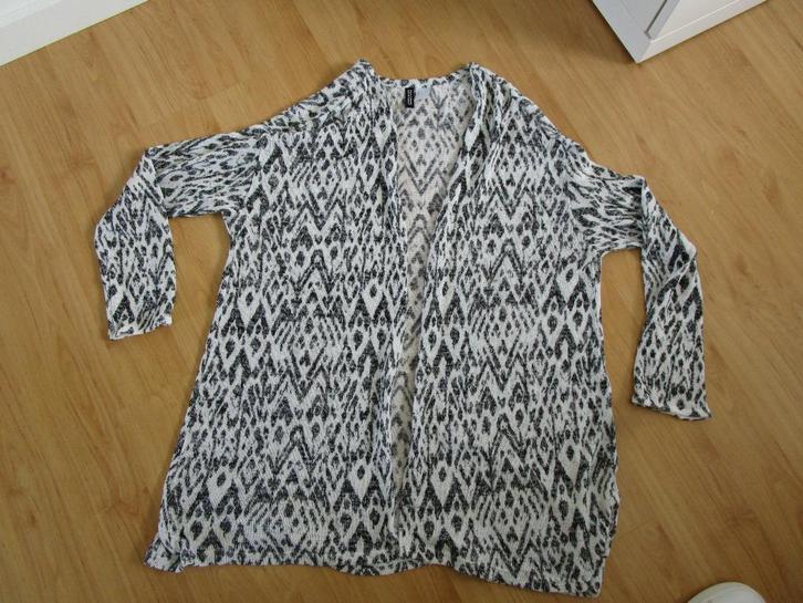 H&M Divided - vestje met all over print maat L, Kleding | Dames, Truien en Vesten, Zo goed als nieuw, Maat 42/44 (L), Overige kleuren