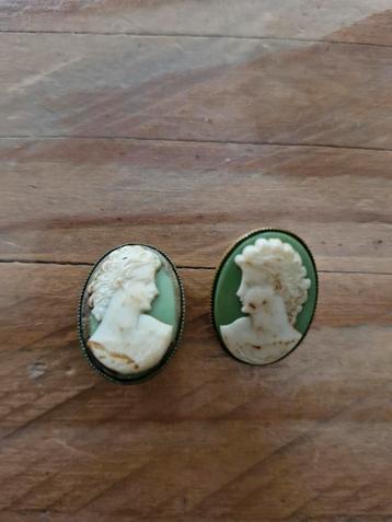 Camee oorbellen beschikbaar voor biedingen