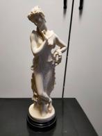 Prachtig beeld van een Romeinse vrouw op een sokkel, Antiek en Kunst, Kunst | Beelden en Houtsnijwerken, Ophalen of Verzenden