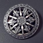 Filigree SASA Sjaal Broche Pin Badge Clip Vintage Verzilverd, Minder dan 4 cm, Ophalen of Verzenden, Zo goed als nieuw, Zilver