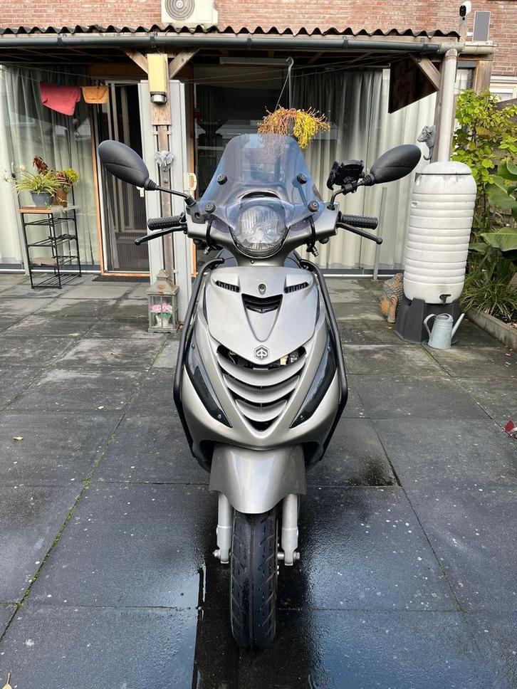 Piaggio Zip SP 2023, Fietsen en Brommers, Scooters | Piaggio, Zo goed als nieuw, Zip, Maximaal 45 km/u, Benzine, Ophalen