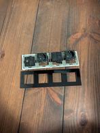 Afdekplaat stopcontacten 4-voudig, zwart hoogglans, Doe-het-zelf en Verbouw, Elektra en Kabels, Ophalen of Verzenden, Gebruikt