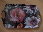 Leuk zwart dienblad met bloemen., Huis en Inrichting, Woonaccessoires | Dienbladen, Ophalen, Zo goed als nieuw, Rechthoekig, Kunststof