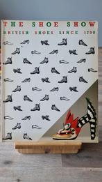 Schoenen historie : The shoe show british shoes since 1790, Ophalen of Verzenden, Zo goed als nieuw