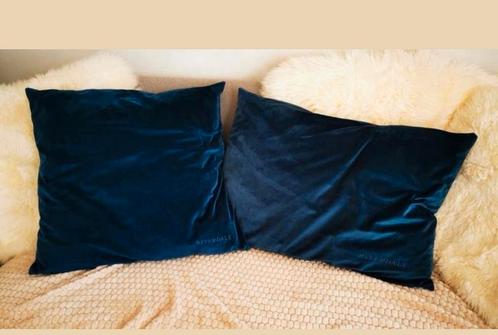 Riverdale kussens donker blauw, Huis en Inrichting, Woonaccessoires | Kussens, Gebruikt, Blauw, Vierkant, Ophalen