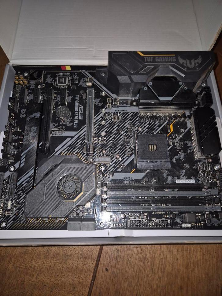 ASUS TUF Gaming X570-Plus ATX Moederbord, Computers en Software, Moederborden, Gebruikt, AMD, DDR4, Ophalen of Verzenden