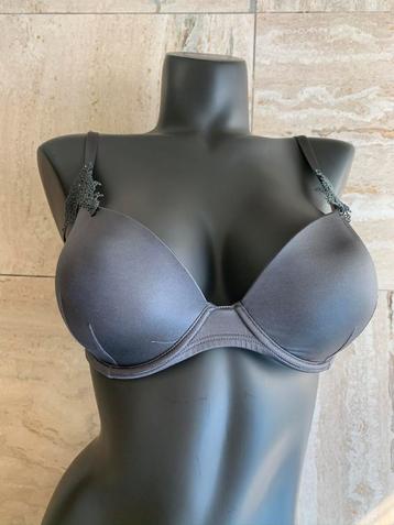 Millesia by la perla bh 70d ( = push up ) 80e ( voorgevormd beschikbaar voor biedingen