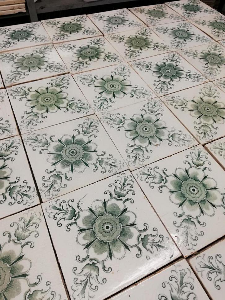 125 stuks antieke wandtegels 12x12cm cremewit groen, Antiek en Kunst, Antiek | Wandborden en Tegels, Ophalen