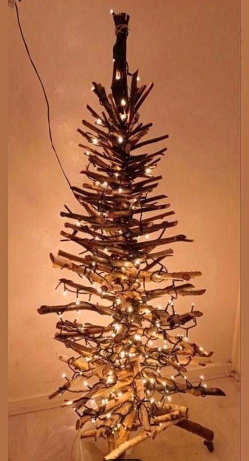 kerstboom van hout met binnen+ buiten lampjes kerstboom, Diversen, Kerst, Zo goed als nieuw, Ophalen