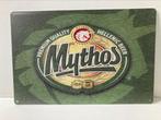Mythos Bier Bord  30 bij 20 metaal, Verzamelen, Biermerken, Ophalen of Verzenden, Zo goed als nieuw