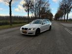 BMW 3-Serie 2.0 I 320 Touring AUTOMAAT, Auto's, BMW, Automaat, 4 cilinders, 1435 kg, Wit
