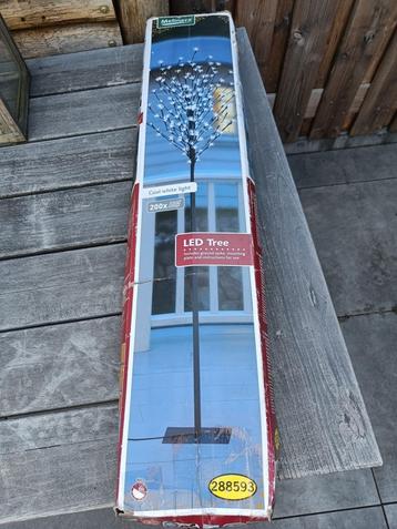 Led boom coolwhite 180cm beschikbaar voor biedingen