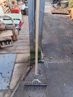 Verticuteer hark, Ophalen, Gebruikt, Hark