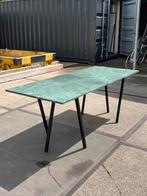 Moderne tafel - Groen marmer blad & zwarte stalen poten, Ophalen