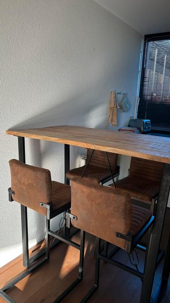 Industriële hoge bartafel + 4 stoelen ( hout en metaal ), Huis en Inrichting, Tafels | Statafels, Ophalen