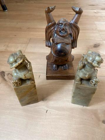 Houten Boeddha & Stenen Leeuwen Beeldjes beschikbaar voor biedingen