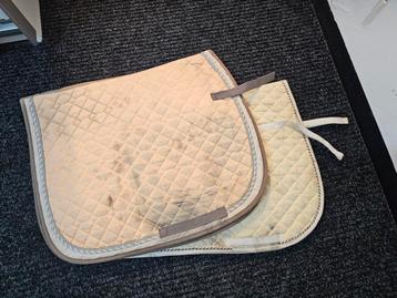 2 Dekjes te koop zalm roze en geel beschikbaar voor biedingen