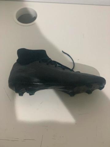 Zwarte nike voetbalschoenen maat 40 beschikbaar voor biedingen