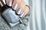 Sally Hansen Complete Salon nagellak - 853 zilver Of cors-et, Nieuw, Make-up, Ophalen of Verzenden, Handen en Nagels