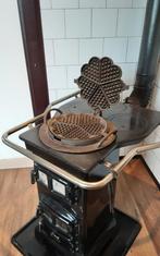 Gietijzeren wafelijzer; wafels bakken op 'n kookkachel € 65,, Antiek en Kunst, Antiek | Keukenbenodigdheden, Ophalen