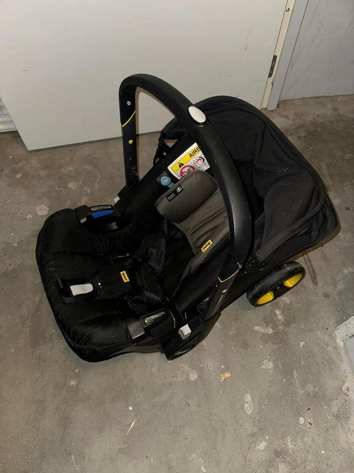 Doona babywagen + doona tas, Kinderen en Baby's, Autostoeltjes, Gebruikt, Overige merken, 0 t/m 13 kg, Autogordel, Zijbescherming