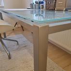 bureautafel met 'zwevend glazen blad', Huis en Inrichting, Ophalen, Zo goed als nieuw, Bureau