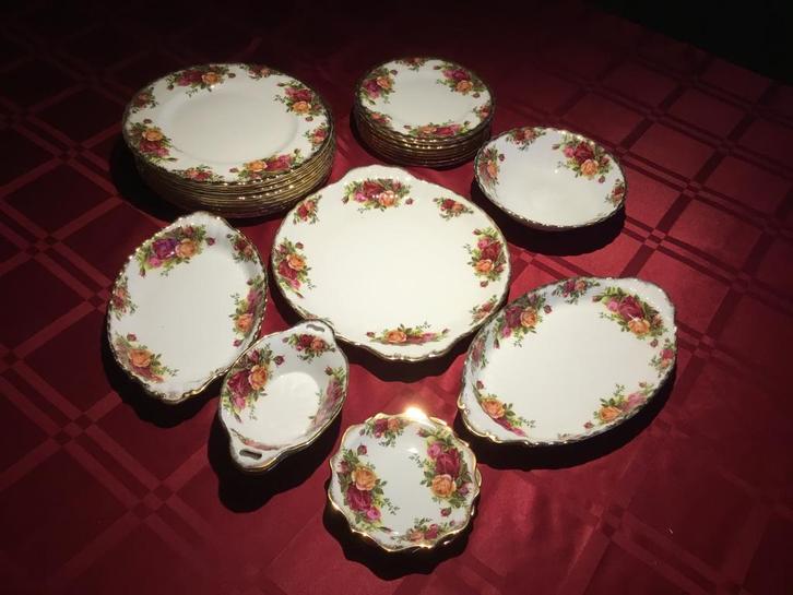 Royal Albert Old Country Roses, Antiek en Kunst, Antiek | Servies los, Ophalen of Verzenden