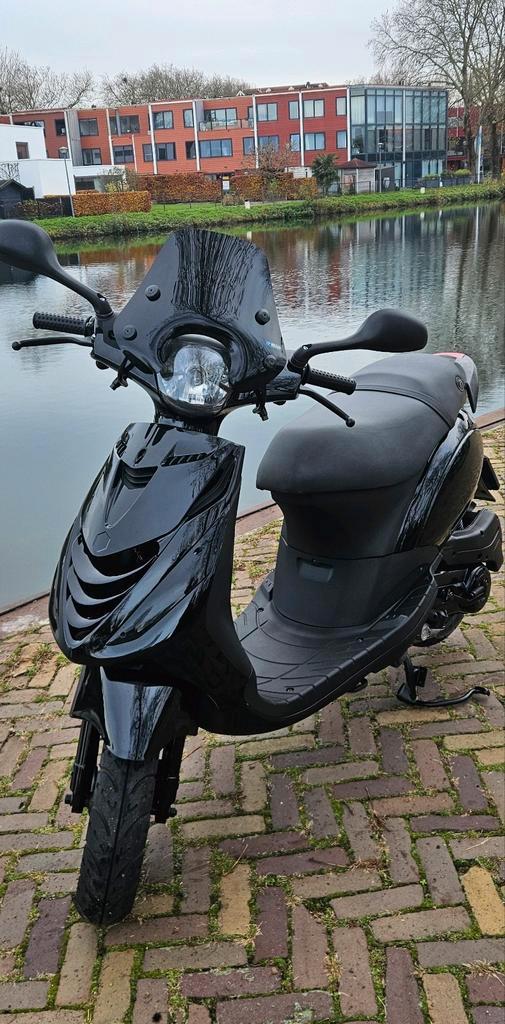 Piaggio zip brom, Fietsen en Brommers, Scooters | Piaggio, Zo goed als nieuw, Zip, Maximaal 45 km/u, Benzine, Ophalen