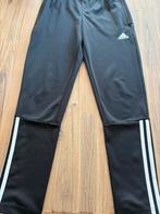 Adidas trainingsbroek mt 152, Adidas, Jongen of Meisje, Sport- of Zwemkleding, Ophalen of Verzenden