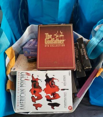  6 volle tassen DVD’s  The Godfather & meer  €100 
 beschikbaar voor biedingen
