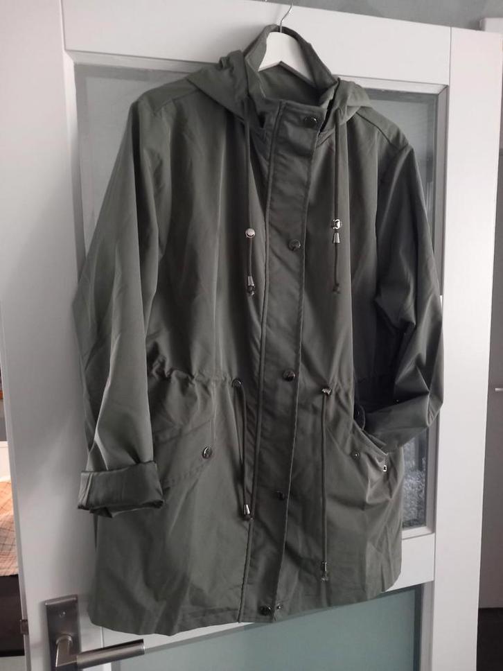 Nieuwe legergroene damesjas XXL met capuchon, Kleding | Dames, Jassen | Zomer, Nieuw, Maat 46/48 (XL) of groter, Groen, Ophalen of Verzenden