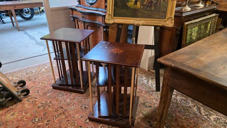2 identieke boekenmolens/ bijzettafels, Antiek en Kunst, Antiek | Meubels | Tafels, Ophalen