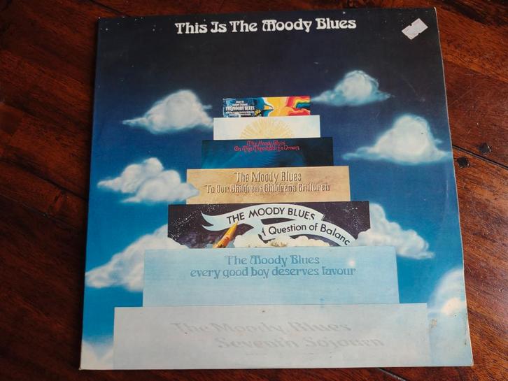 2 LP - This is The Moody Blues, Cd's en Dvd's, Vinyl | Pop, Zo goed als nieuw, 1960 tot 1980, 12 inch, Ophalen of Verzenden