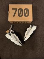 Yeezy 700 MNVN, Ophalen of Verzenden, Nieuw