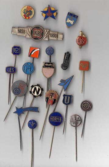 Informatie Gezocht Wie herkent deze speldjes ? B beschikbaar voor biedingen