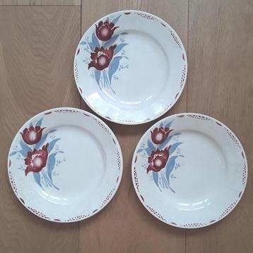 St. Amand - Franse brocante borden  beschikbaar voor biedingen