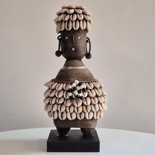namji doll Kameroen Afrika, Antiek en Kunst, Kunst | Beelden en Houtsnijwerken, Ophalen of Verzenden